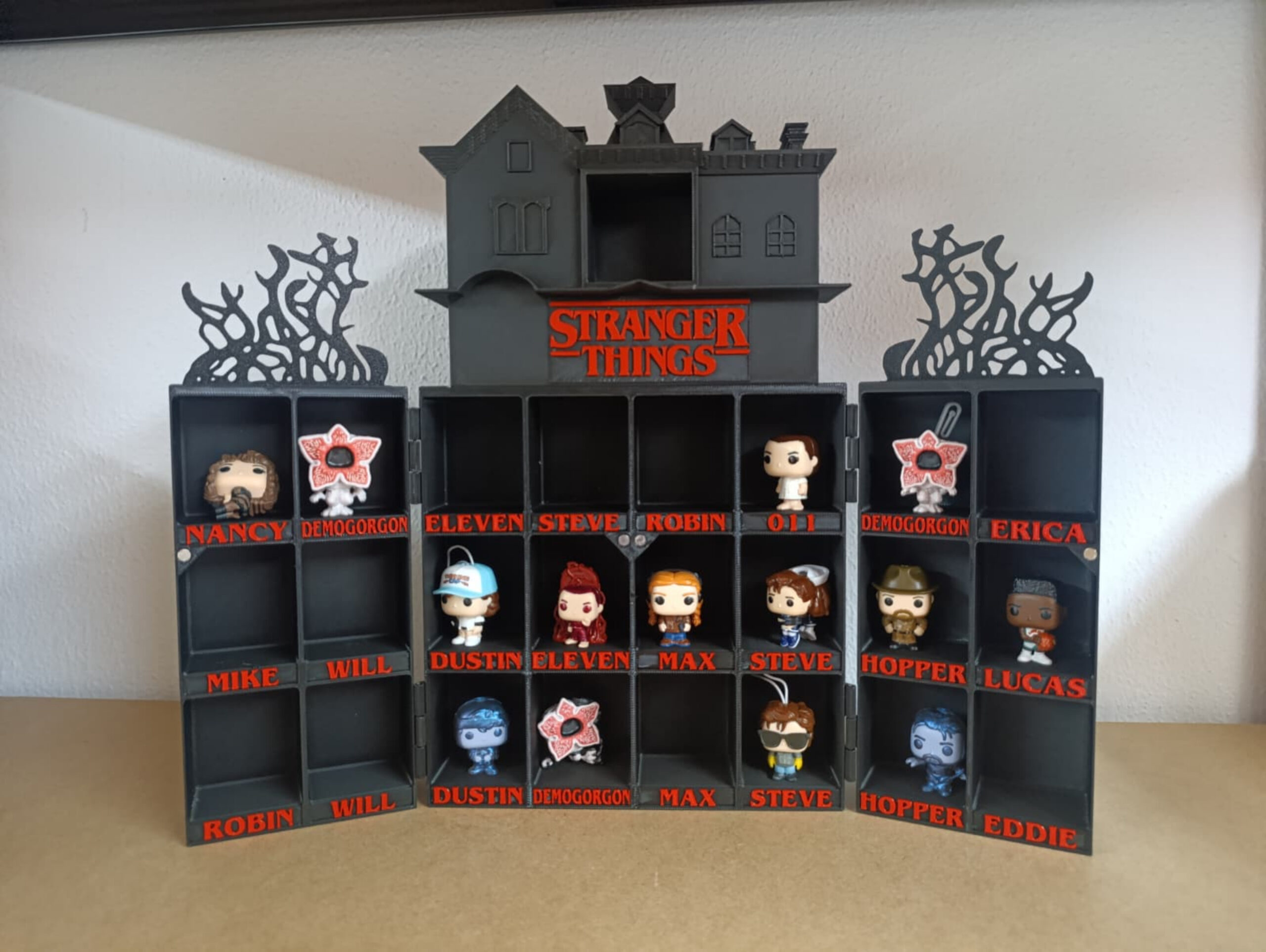 Expositor Premium Stranger Things